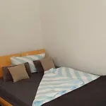 Einzimmerwohnung Mit Doppelbett *