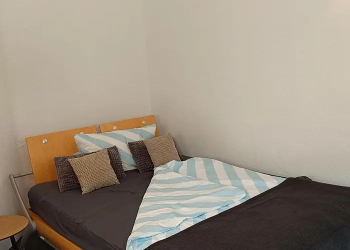 Einzimmerwohnung Mit Doppelbett *